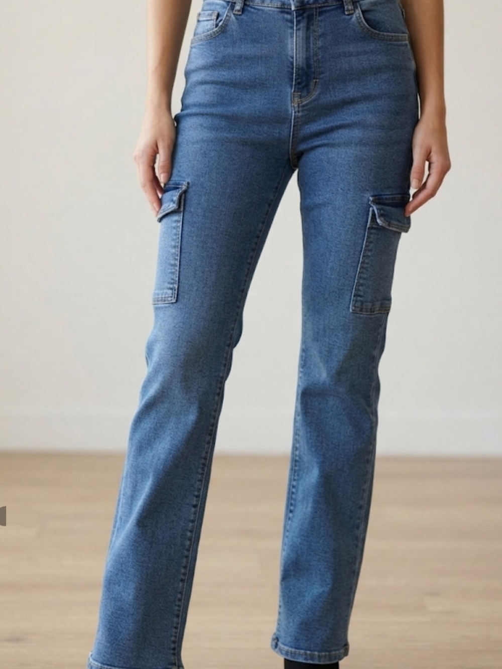 ​Y2K BLEU Medium Wash Denim Cargo Flare Jeans - Size 12
